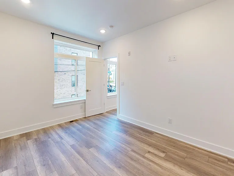812 N 16th St #3 — Photo 4