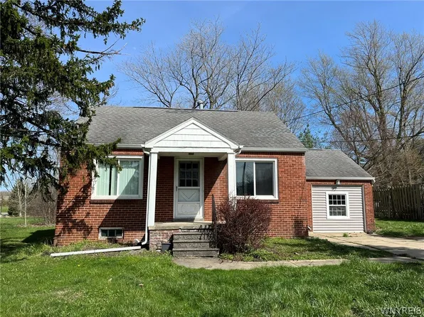 2121 Transit Rd, Elma, NY 14059