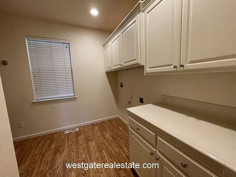 786 El Paseo Dr — Photo 10