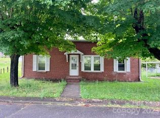 112 Shuping St, Morganton, NC 28655