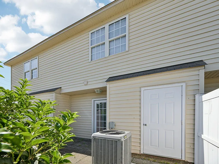 278 S Raleigh St — Photo 30