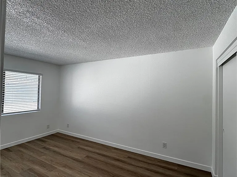 1999 Maple Ave #202 — Photo 6
