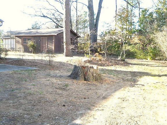 3rd image of 131 Valley Dr