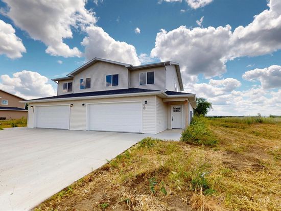 3317 20th Ave NW, Minot, ND 58703