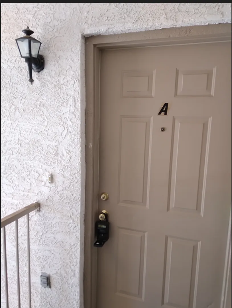 2 Bed / 1 Bath Townhome — Photo 2