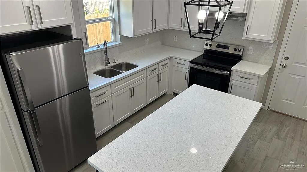 2 bed, 2.0 bath, 995 sqft, $1,150 — Photo 4
