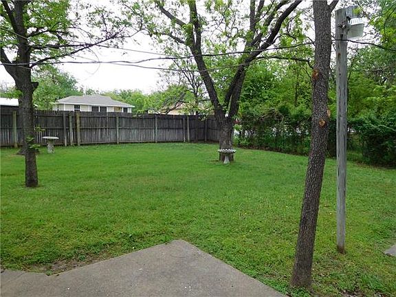 3rd image of 1416 SE 18th St