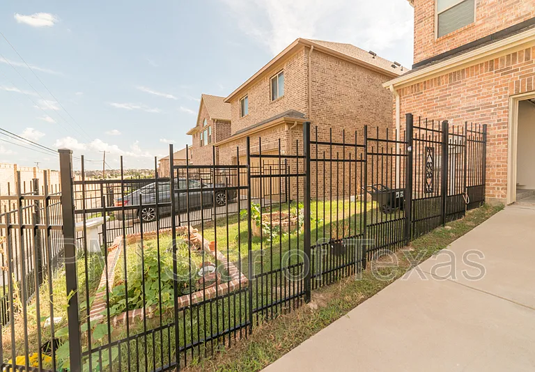 6836 Prompton Bnd — Photo 25