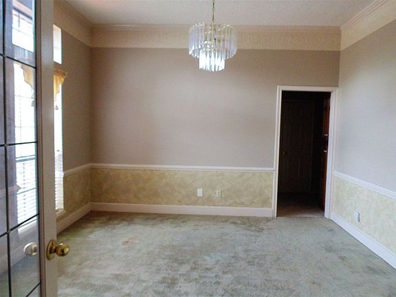 3rd image of 90 Piney St