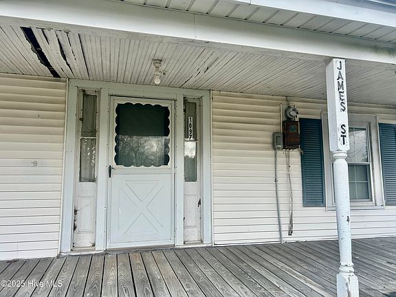 3rd image of 1097 James Street