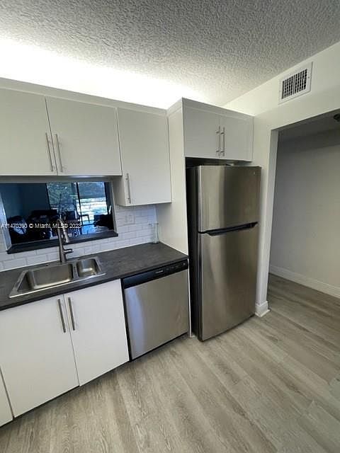 1st image of 1810 N Lauderdale Ave APT 2408