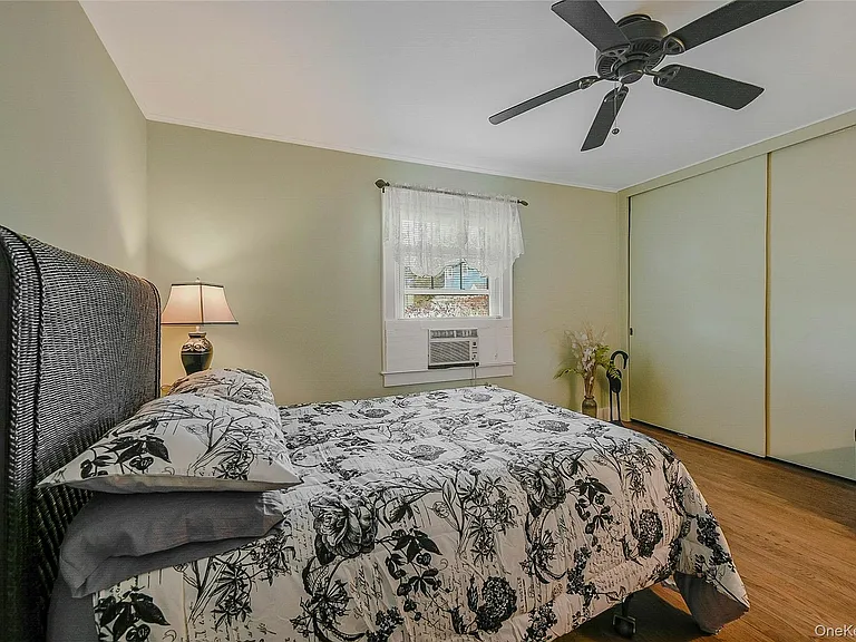 425 Old Shipyard Ln — Photo 18