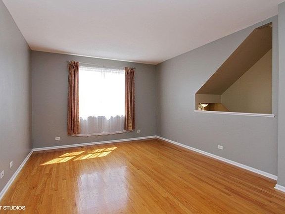2nd image of 1032 N Claremont Dr