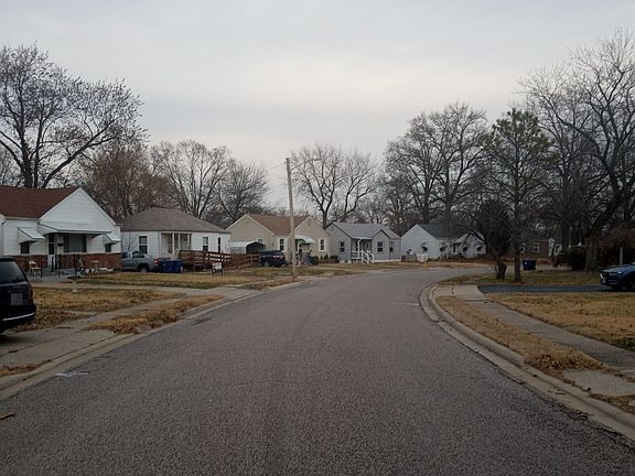 4th image of 3573 Saint Genevieve Ln