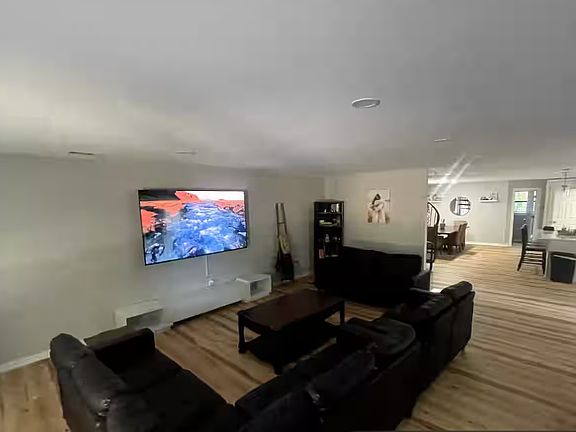 5th image of 1224 W Huntsville Ave #2