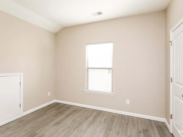 3847 Humber Ct — Photo 8