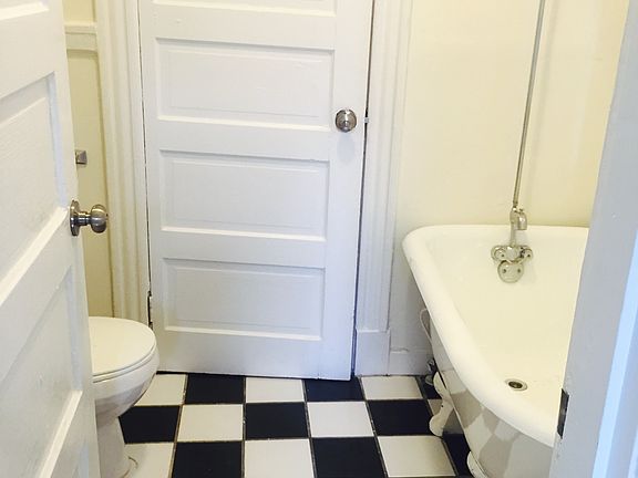 4th image of 2726 W Grace St APT 2