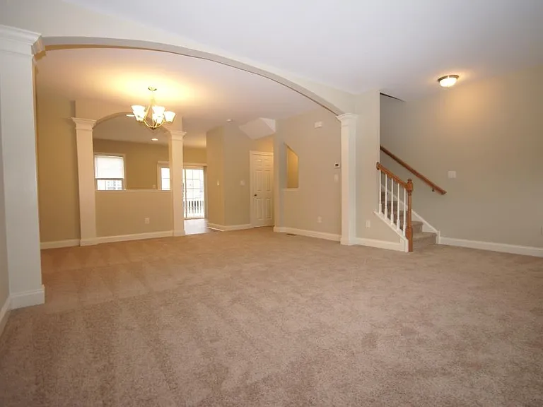 307 S Parkway Dr — Photo 7