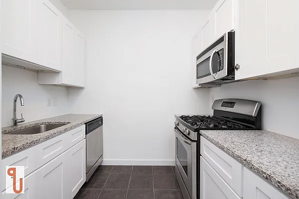 Rented by Up Real Estate Advisors LLC | media 15