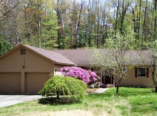 35 Cedarwood Dr, Queensbury, NY 12804
