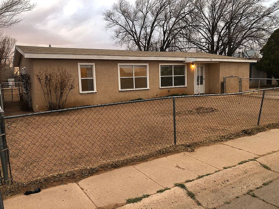 1st image of 904 Cypress St