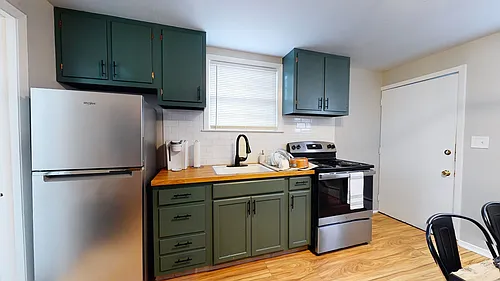 146 Cottage St Photo 1