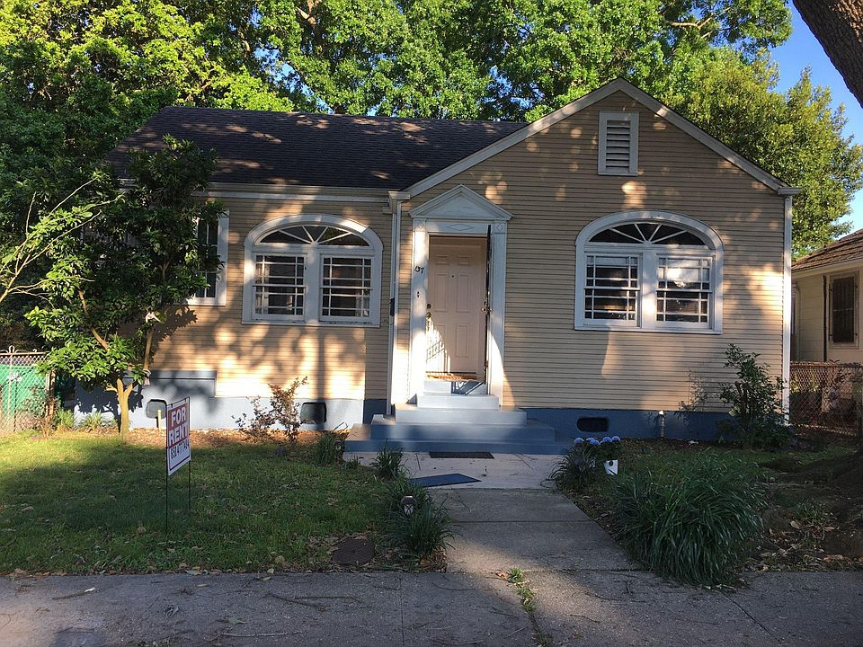 Delightful home! Decorative foundation vents to be added soon! Beautiful period windows!