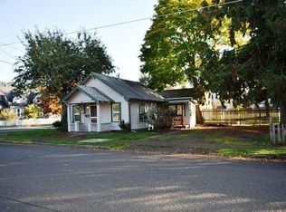937 E Quincy Ave, Cottage Grove, OR 97424