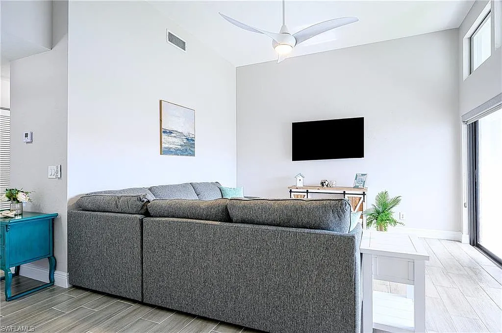 2 bed, 2.0 bath, 1350 sqft, $6,000 — Photo 4
