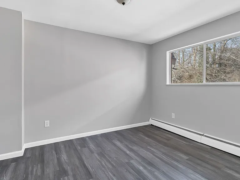 Dana Heights Apartments — Photo 6