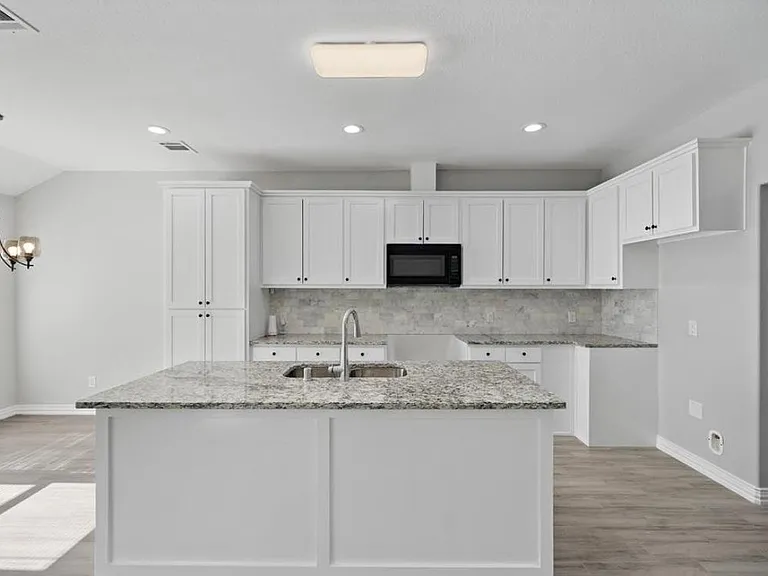 3425 Mount Pleasant St — Photo 9