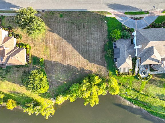 3rd image of 200 Shinnecock Hills Dr