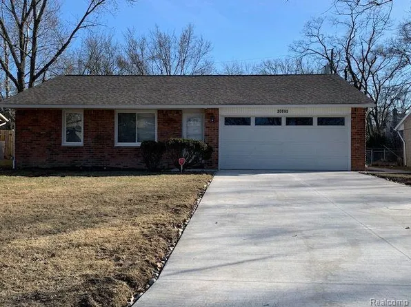 30063 Rambling Rd, Southfield, MI 48076