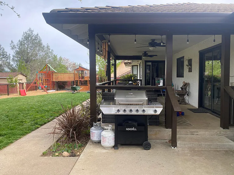 6665 Jonella Way — Photo 4