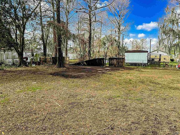 2nd image of 137 Pin Oak St