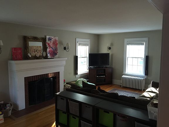 4th image of 138 Champlin Ave