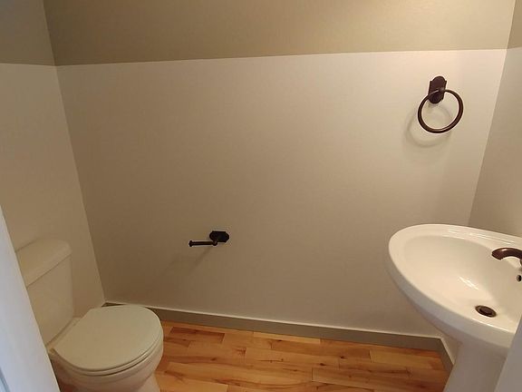3rd image of 2115 NE Westwood Dr APT B