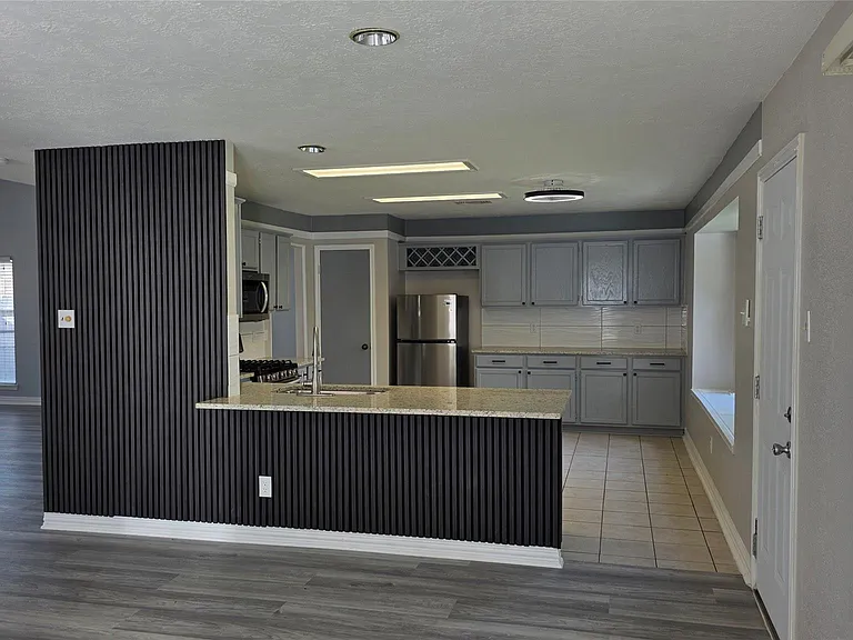 16403 Salinas Ln — Photo 6