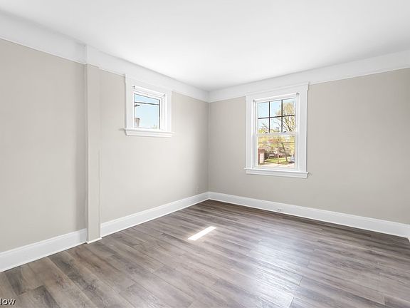 4th image of 3225 W 38th St