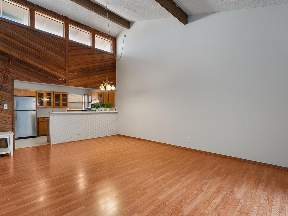 1st image of 8621 Putnam Dr APT C