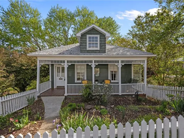 415 S Poplar St, Winston Salem, NC 27101