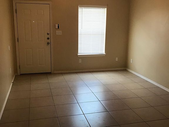 2nd image of 2016 Bahamas Dr APT 4