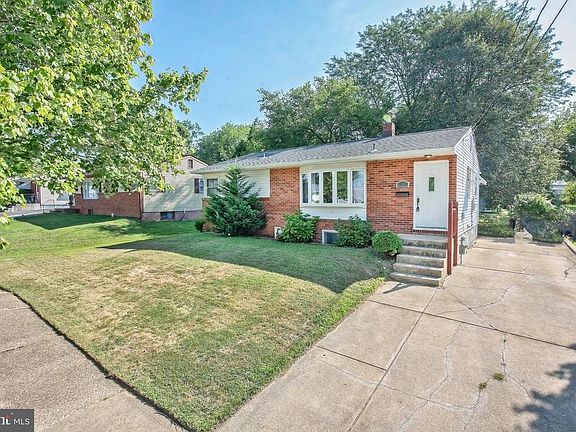 5th image of 2433 Hammond Pl