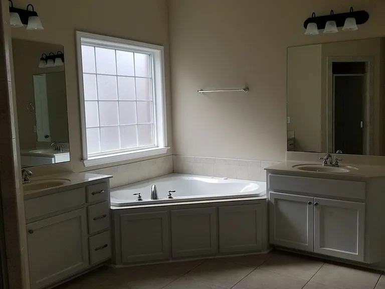 107 Hall Hill Ct — Photo 9