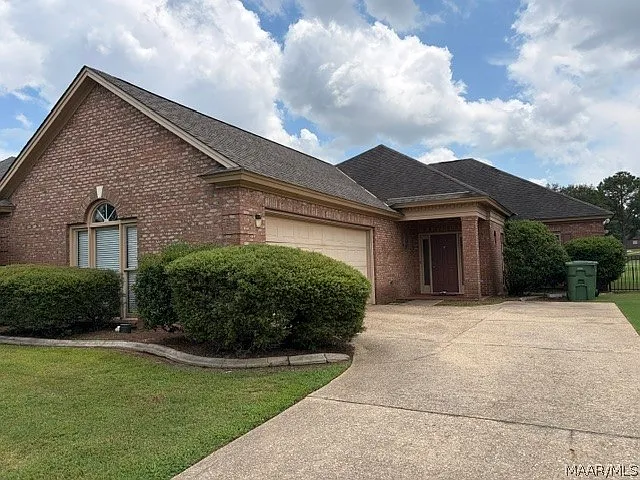 3 bed, 2.0 bath, 2153 sqft, $2,000 — Photo 3