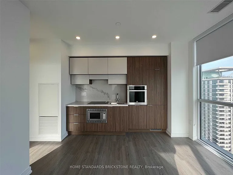 39 Roehampton Ave #2403 — Photo 3