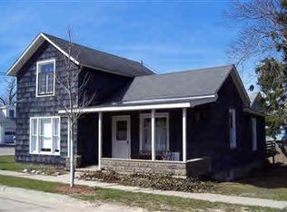 13 N Hancock St, Pentwater, MI 49449