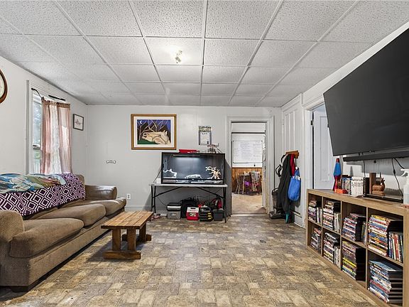 5th image of 23 Academy St