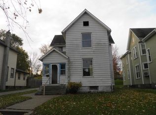 711 9th Ave S, Clinton, IA 52732