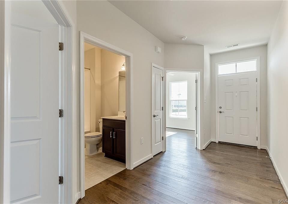 1st image of 105 Ashford Hill Loop